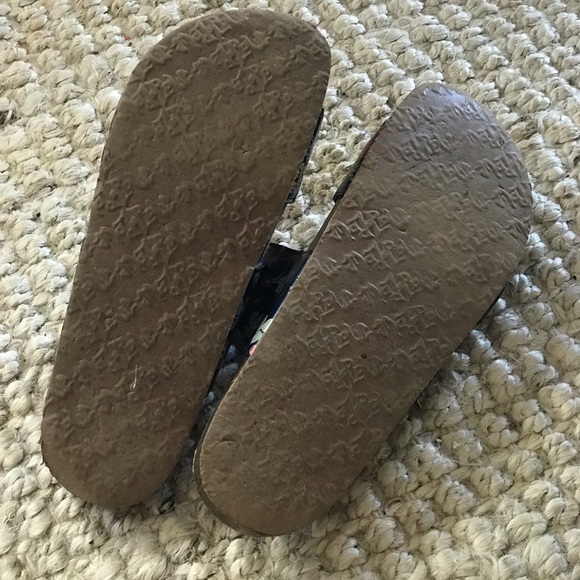 Sandals - Picture 2 of 2